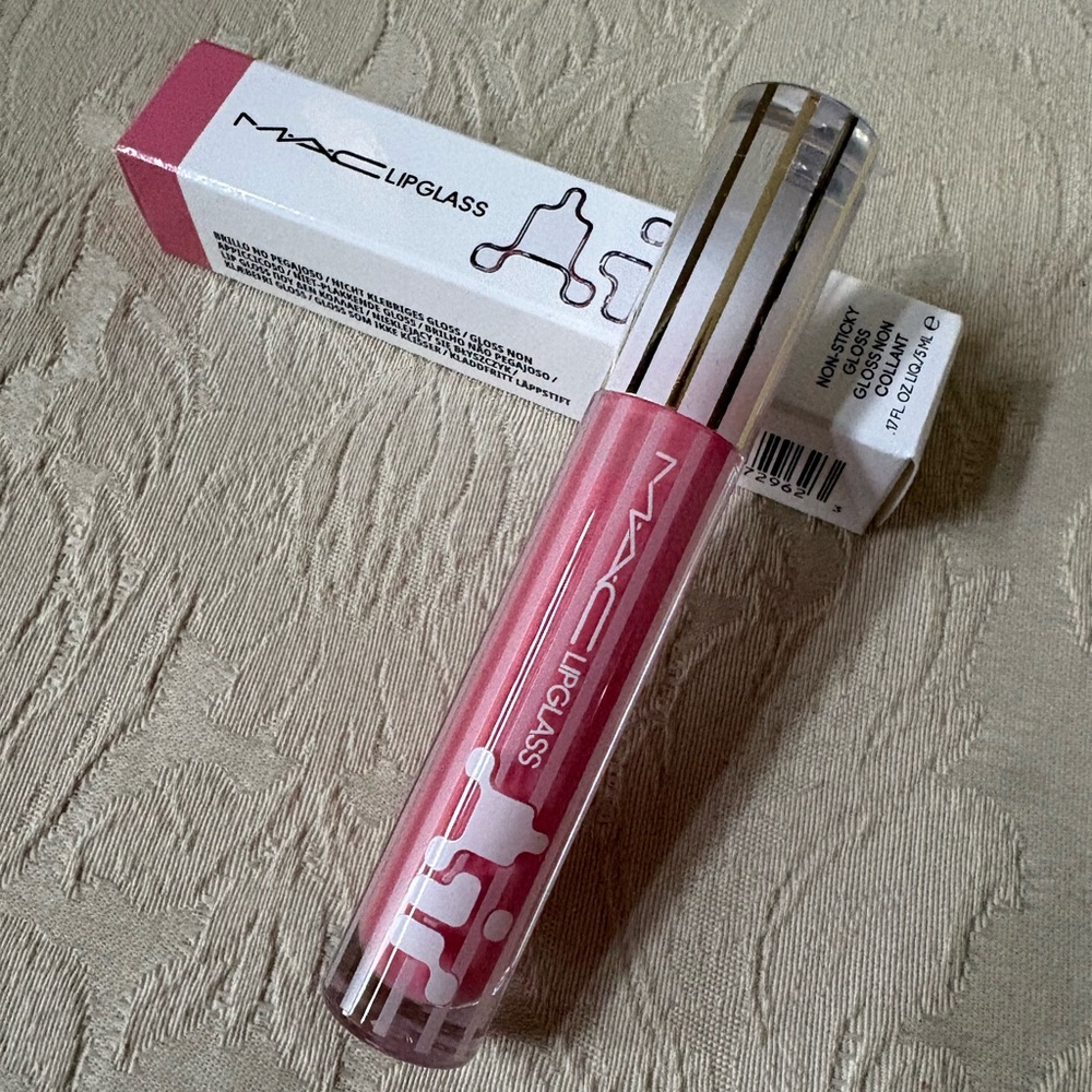 Mac Cosmetics Lipglass Air LipGloss in Snobbish BNIB